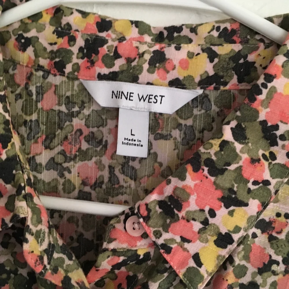Nine West Floral Print Button Down Shirt Women's Large